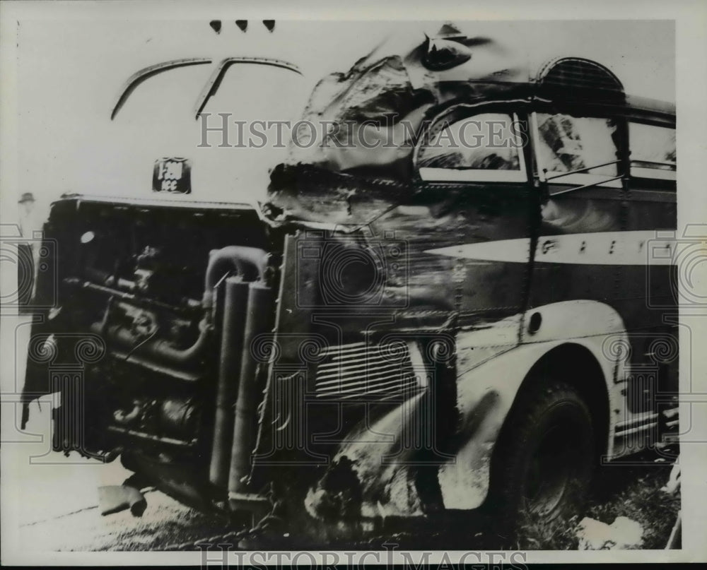 1939 Press Photo Greyhound Bus Wreck in Altoona, Pennsylvania - nef20674