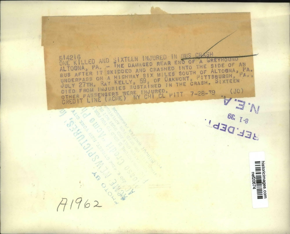 1939 Press Photo Greyhound Bus Wreck in Altoona, Pennsylvania - nef20674