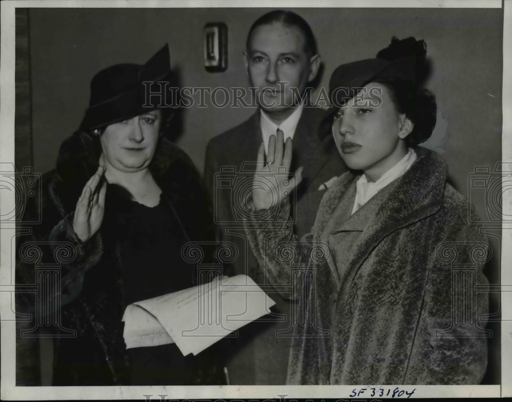 1936 Press Photo Maryon Hewitt McCarter, Attorney Russel P. Tyler at Deposition