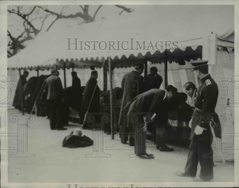 1934 Press Photo Japan Leaders Signing Hirohito Congratulatory Note, Tokyo
