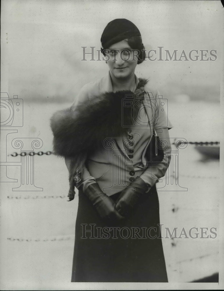 1933 Press Photo Iride de Luca on Ship S.S. Santa Cecilia - nef20805