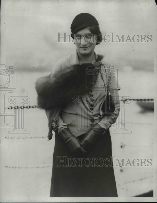1933 Press Photo Iride de Luca on Ship S.S. Santa Cecilia - nef20805