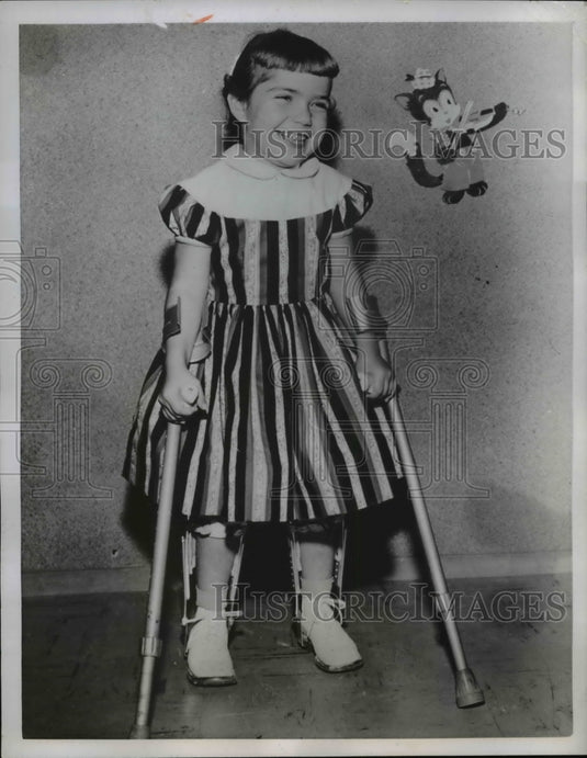 1958 Press Photo Mary Lynne Dunnuck, National Easter Seal Child - nef20810