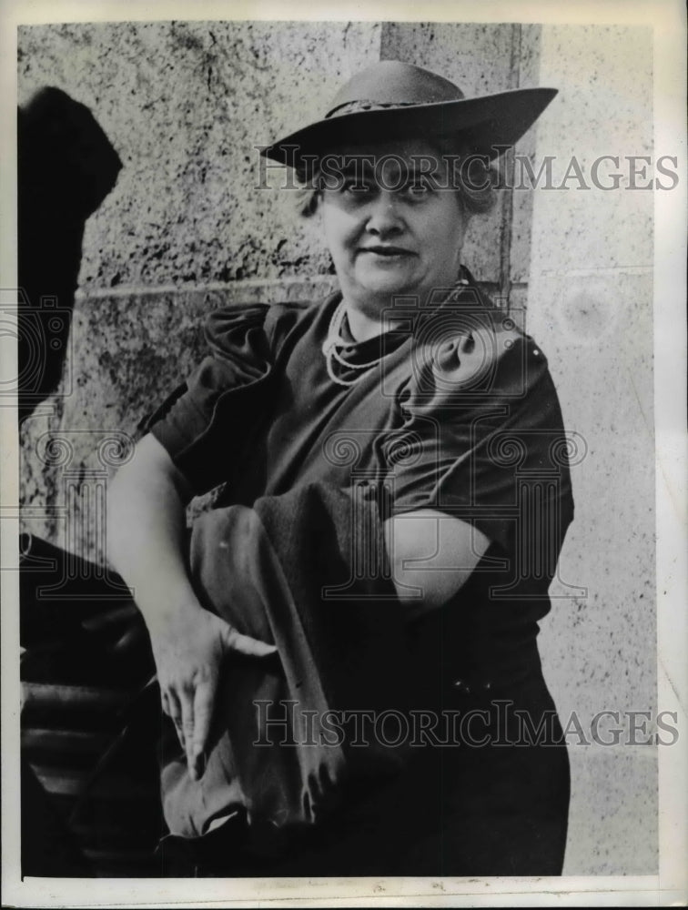 1941 Press Photo Mildred Van Dyke Held in Theft of Wilmington School Fund Theft