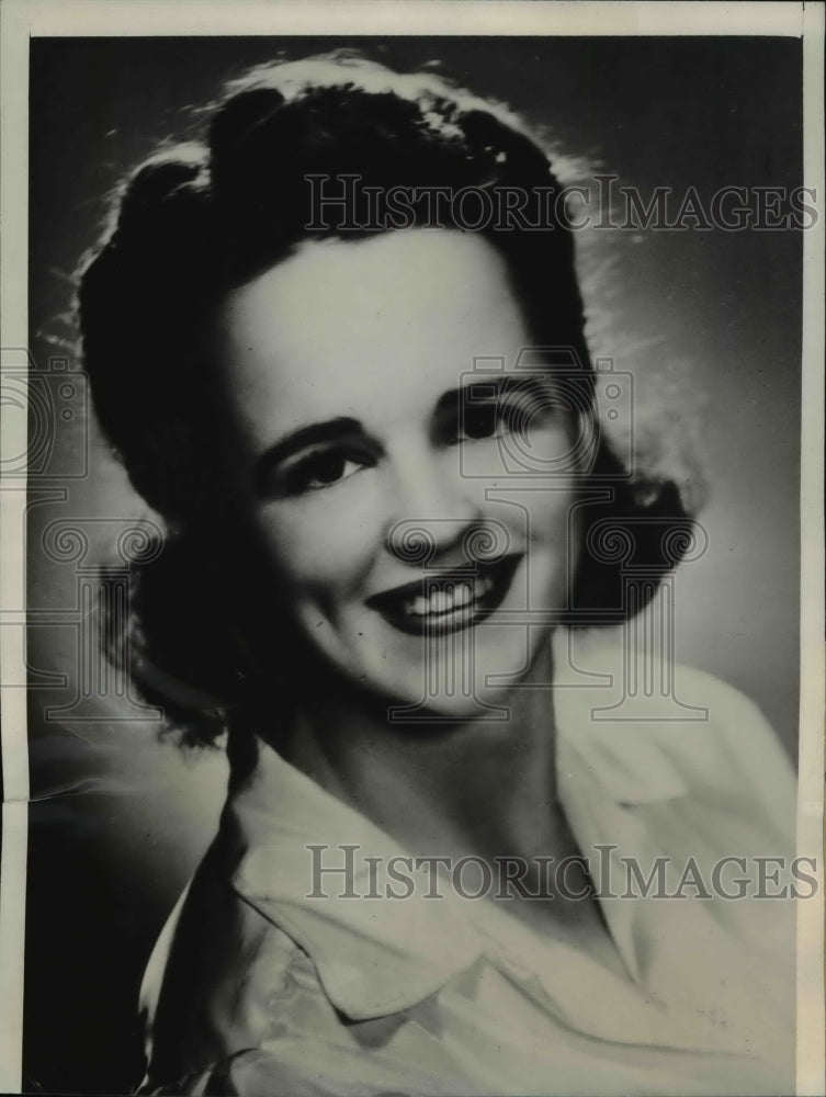 1941 Press Mrs Theodore MacManus Jr To Represent U.S. Women on Armistice Day