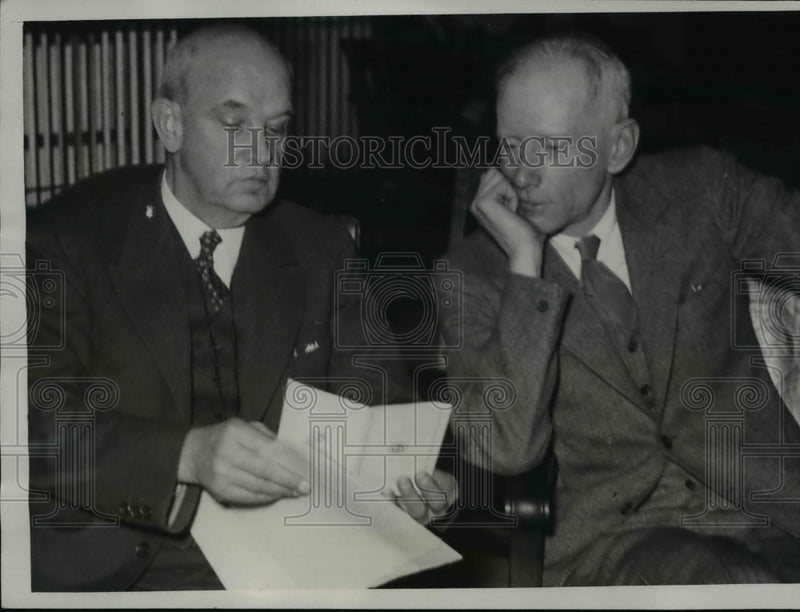Load image into Gallery viewer, 1934 Press Photo Machir J. Dorsey, Harry Olson in Criminal Court in Chicago
