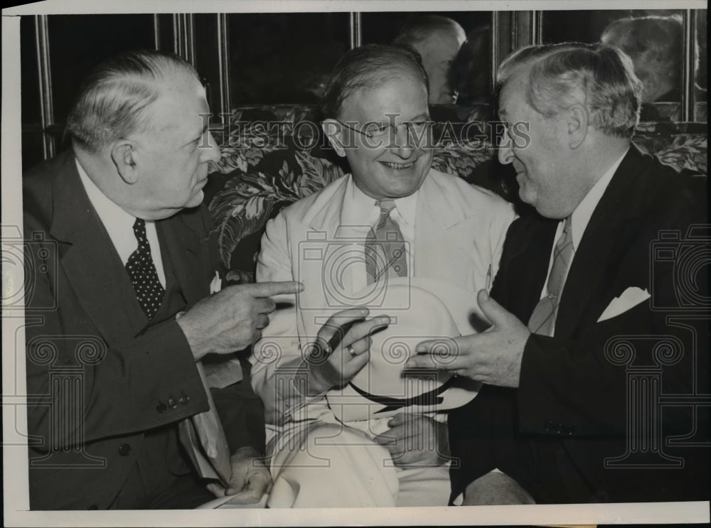 1940 Press Photo Burton K. Wheeler and Fellow Senators in Chicago, Illinois