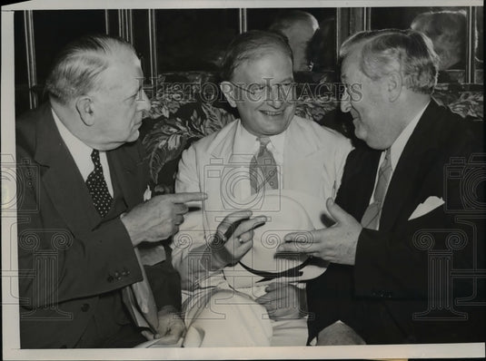 1940 Press Photo Burton K. Wheeler and Fellow Senators in Chicago, Illinois