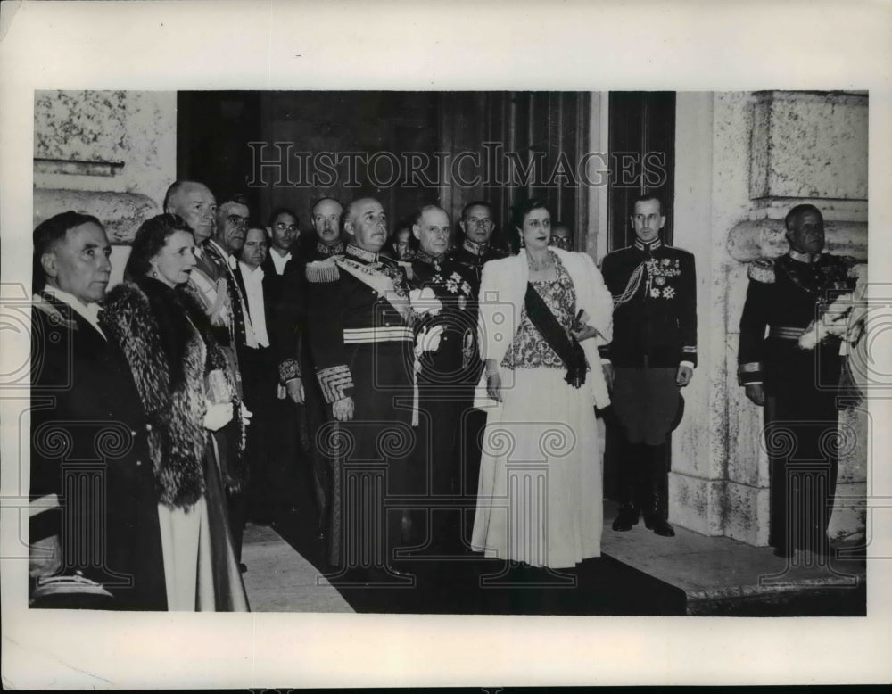 1949 Press Photo Spanish Chief of State Shown With Senora Franco - nef21296