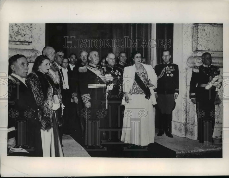 Load image into Gallery viewer, 1949 Press Photo Spanish Chief of State Shown With Senora Franco - nef21296
