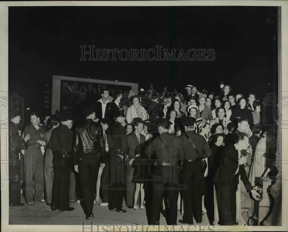1938 Press Photo Film Stars Shine at Hollywood Premiere of "Algiers" - nef21426