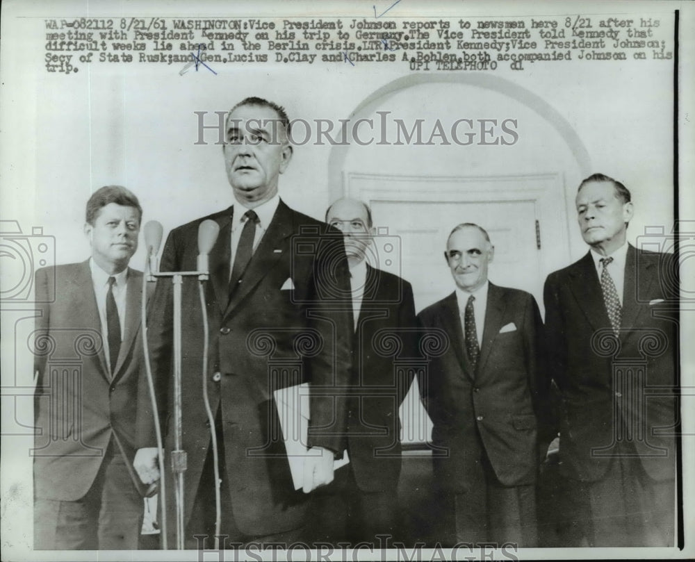 1961 Press Vice Pres Johnson Reports to Newsmen After Meeting with Pres Kennedy