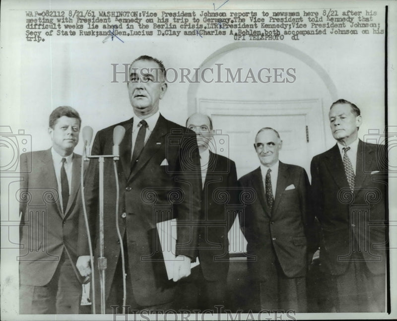 Load image into Gallery viewer, 1961 Press Vice Pres Johnson Reports to Newsmen After Meeting with Pres Kennedy
