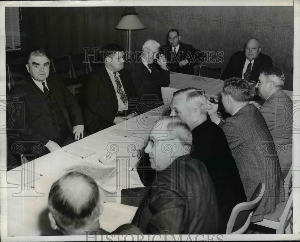1943 Press Photo John L. Lewis of United Mine Workers at Coal Wage Negotiation