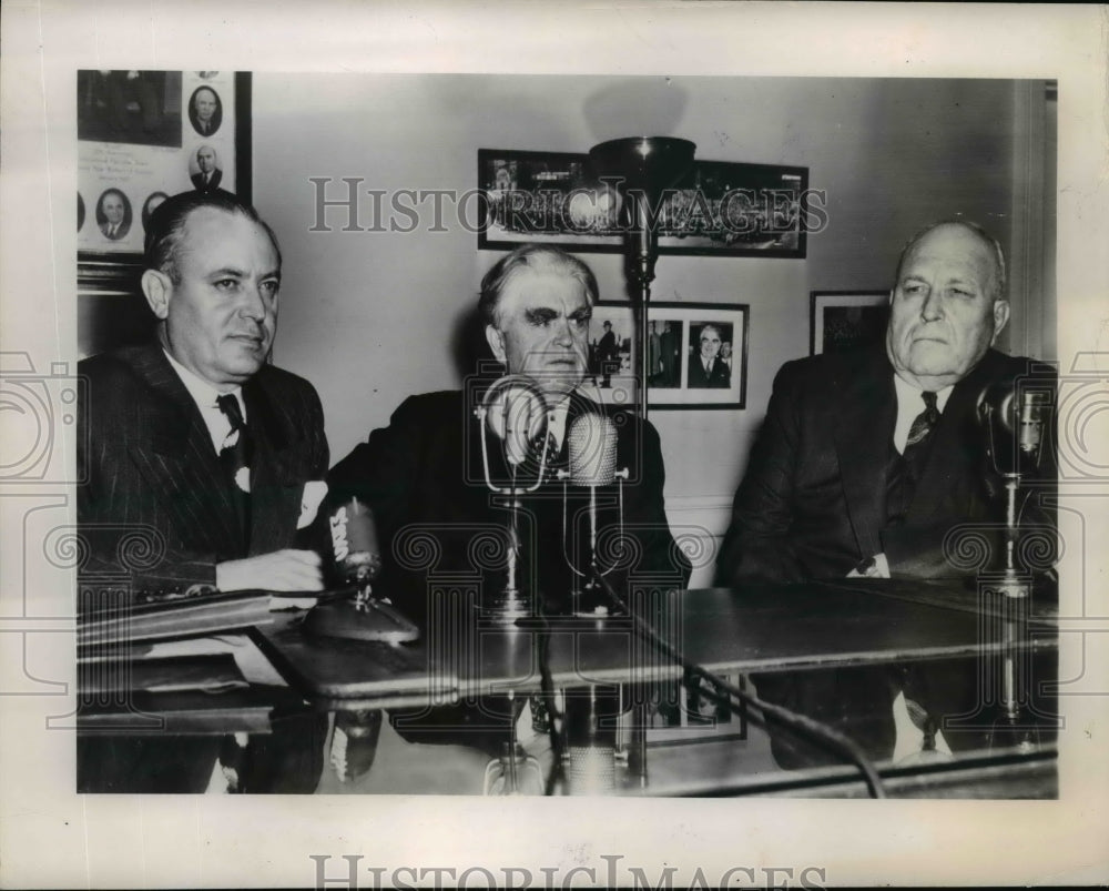 1948 Press Photo John L. Lewis of United Mine Workers at UMW Session - nef21559