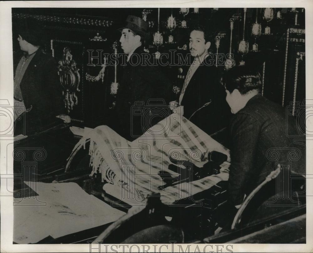 1940 Press Photo Would-Be Mexican Government Congressmen Slept With Armed Guards