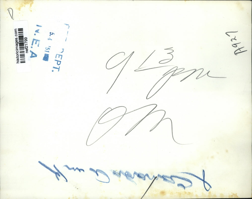 1951 Press Photo 25th Canadian Infantry Brigade Boarding Ship in Seattle