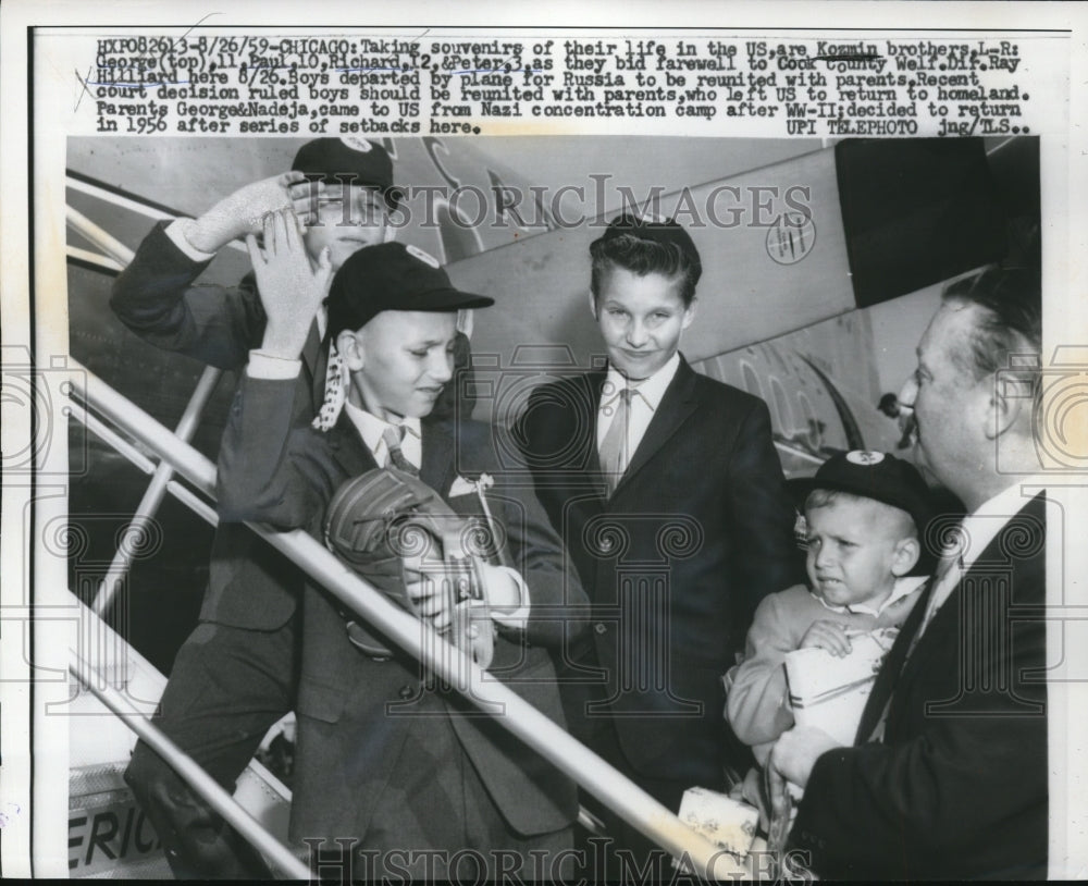 1959 Press Photo Kozmin Brothers at Chicago Airport - nef21842- Historic Images