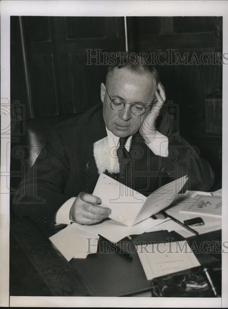 Load image into Gallery viewer, 1938 Press Photo Thomas Kennedy - nef21941
