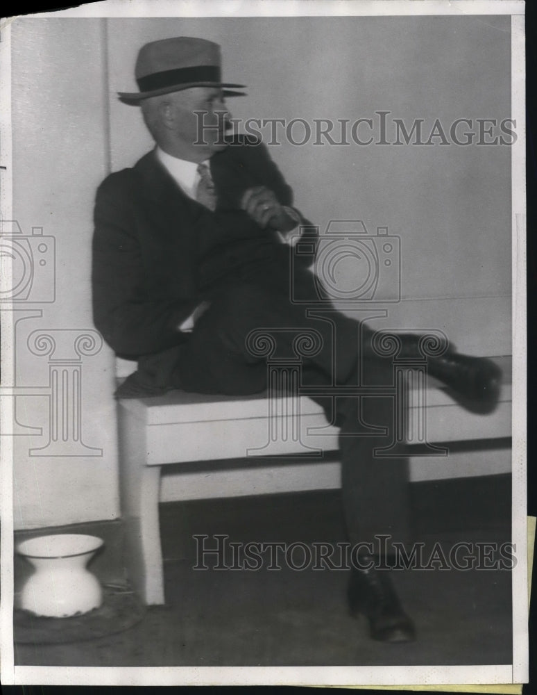 1933 Press Photo Frank U. Golden at Lincoln Rights Jail - nef22086