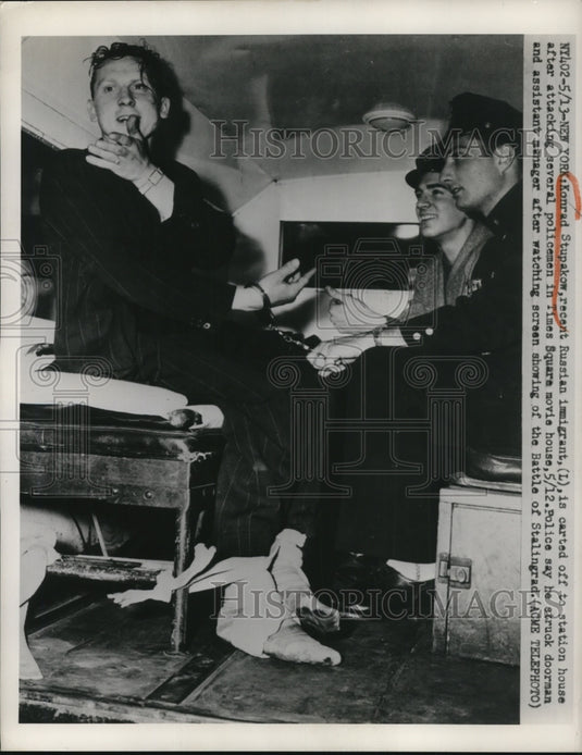 1950 Press Photo Konrad Stupakow Arrested in Times Square, New York City