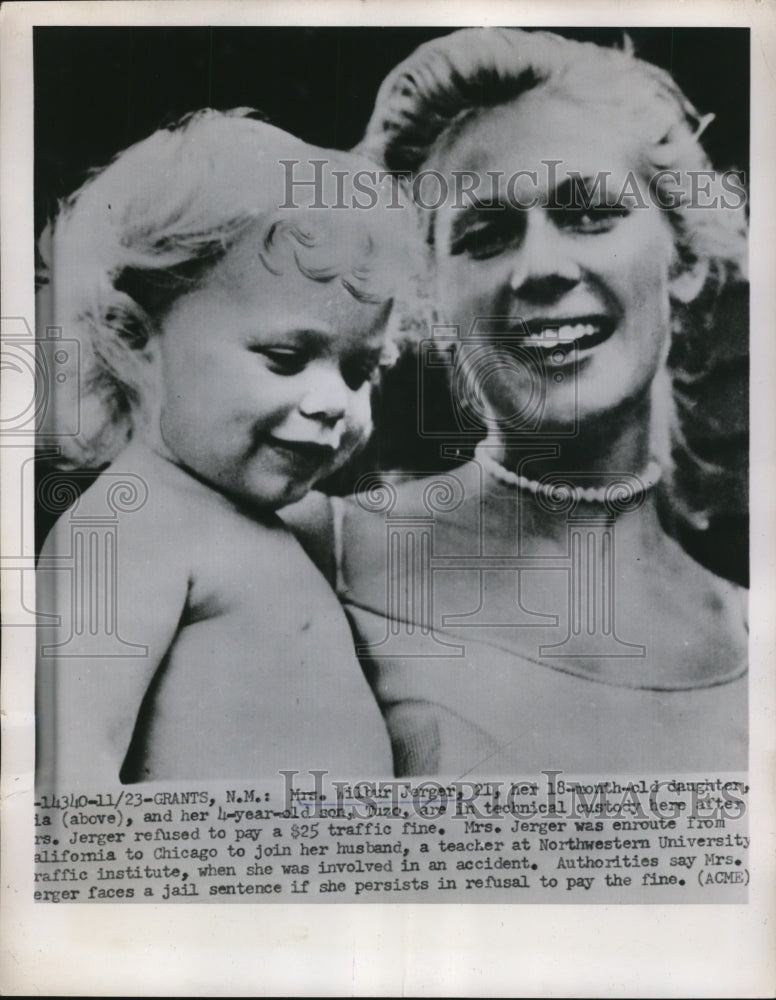 1951 Press Photo Mrs. Wilbur Jerger & Daughter - nef22457