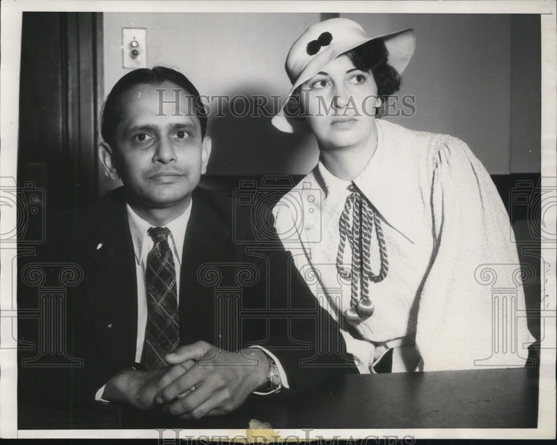Load image into Gallery viewer, 1935 Press Photo Dr. Basu Kumar Bacchi in Los Angeles Court - nef22597
