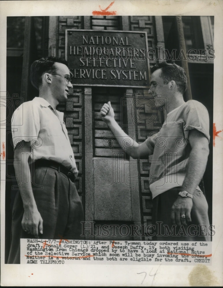 1950 Press Photo Donald Goyer and Joseph Duffy at National Selective Services