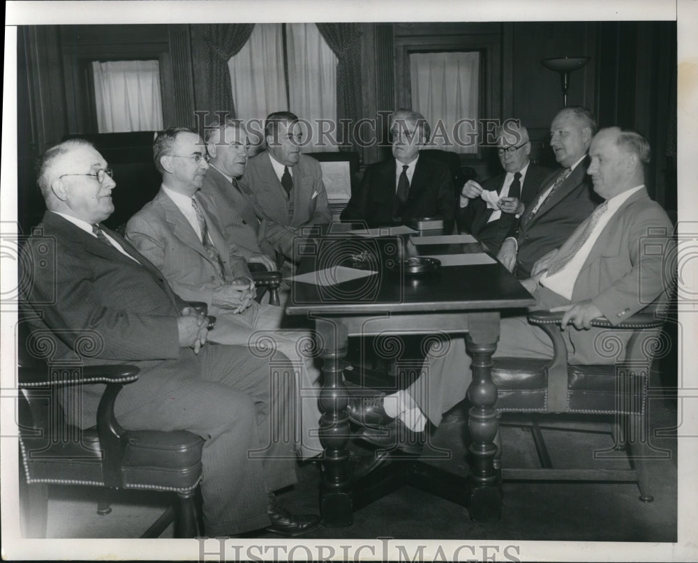 1952 Press Photo John L Lewis Shown Meeting With Akthracite Reps Today