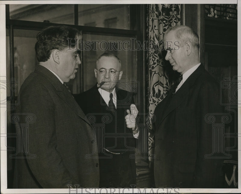 Load image into Gallery viewer, 1937 Press Photo C.I.O. Holds Convention In Atlantic City - nef22916
