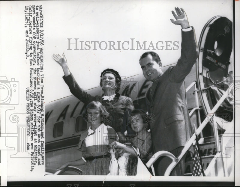 Load image into Gallery viewer, 1956 Press Photo Richard Nixon &amp; Family Wave to Crowd Before Boarding Plane
