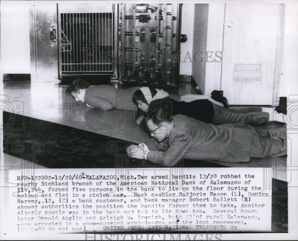 1960 Press Photo Bank Employees on Floor During Robbery, Kalamazoo, Michigan