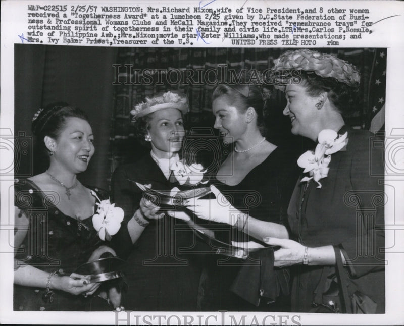 Load image into Gallery viewer, 1957 Press Photo Pat Nixon at Togetherness Award Luncheon, Washington, DC

