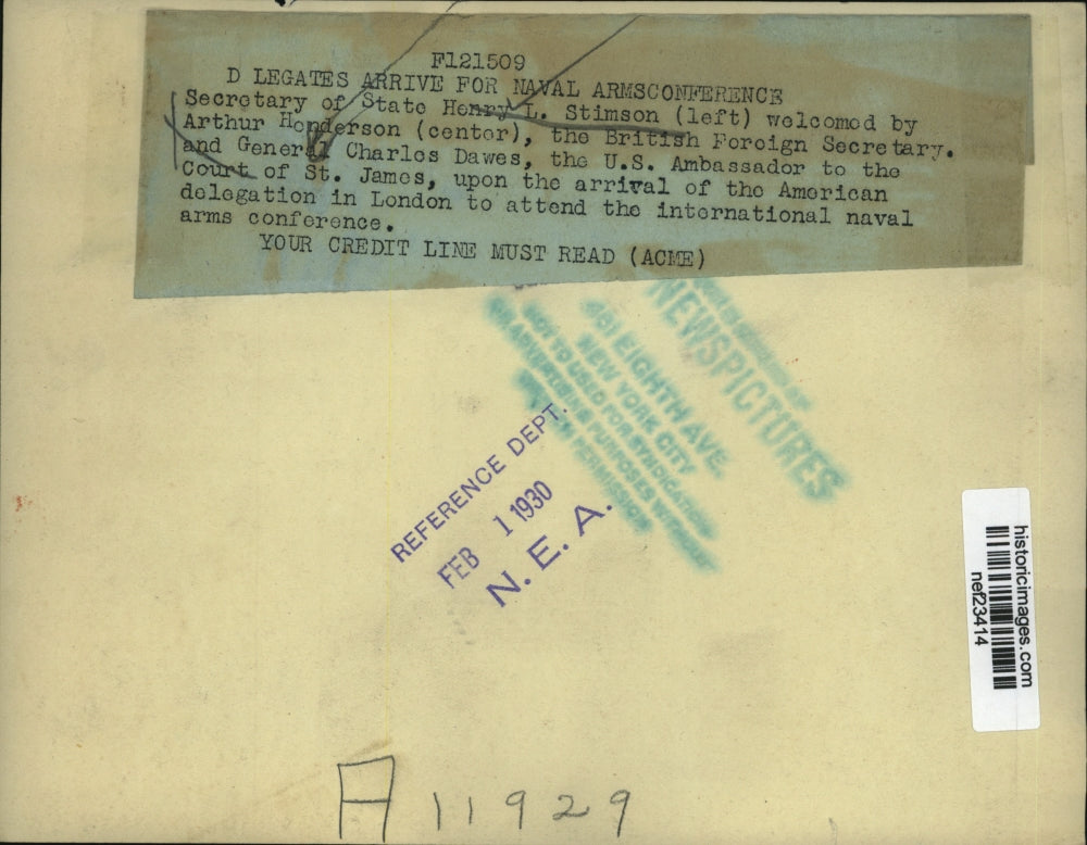 1930 Press Photo Secretary of State Henry L. Stimson being welcomed to London.