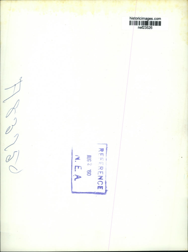 1960 Press Photo Tricia Nixon Embraces her Father Vice-Pres Nixon With a Hug