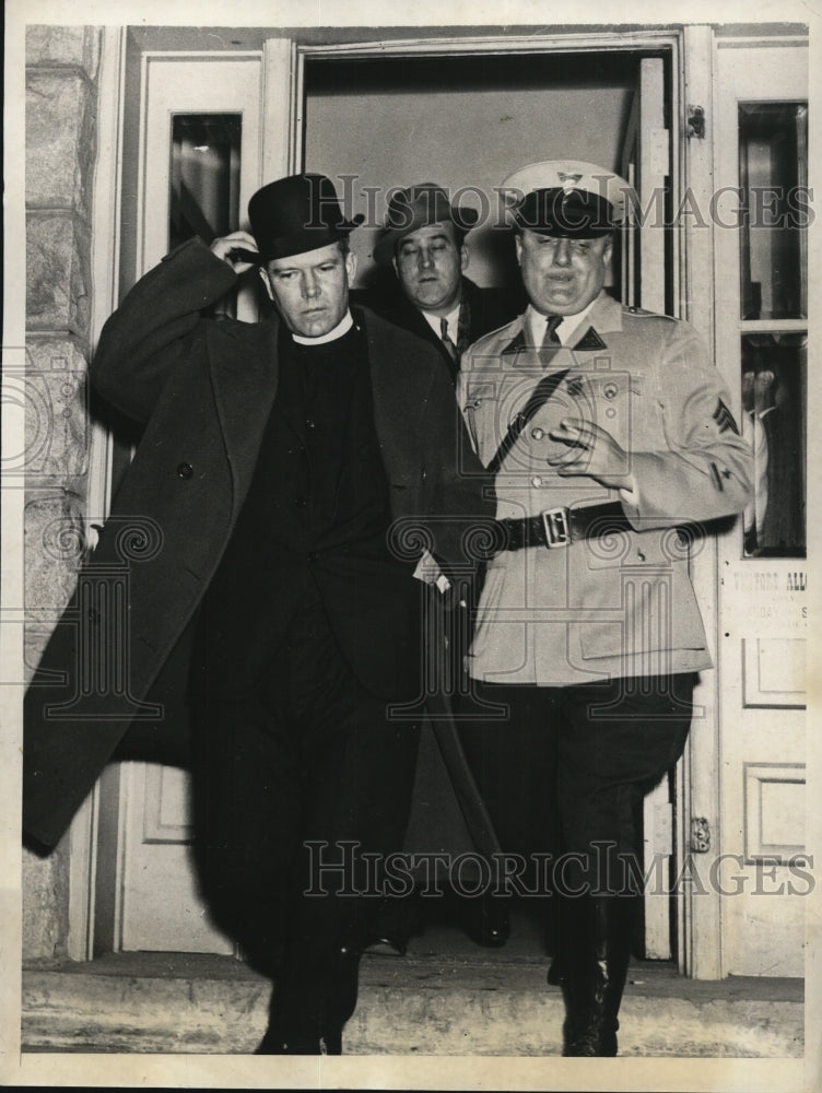 1953 Press Photo Pastor Vincent Burns - nef23553