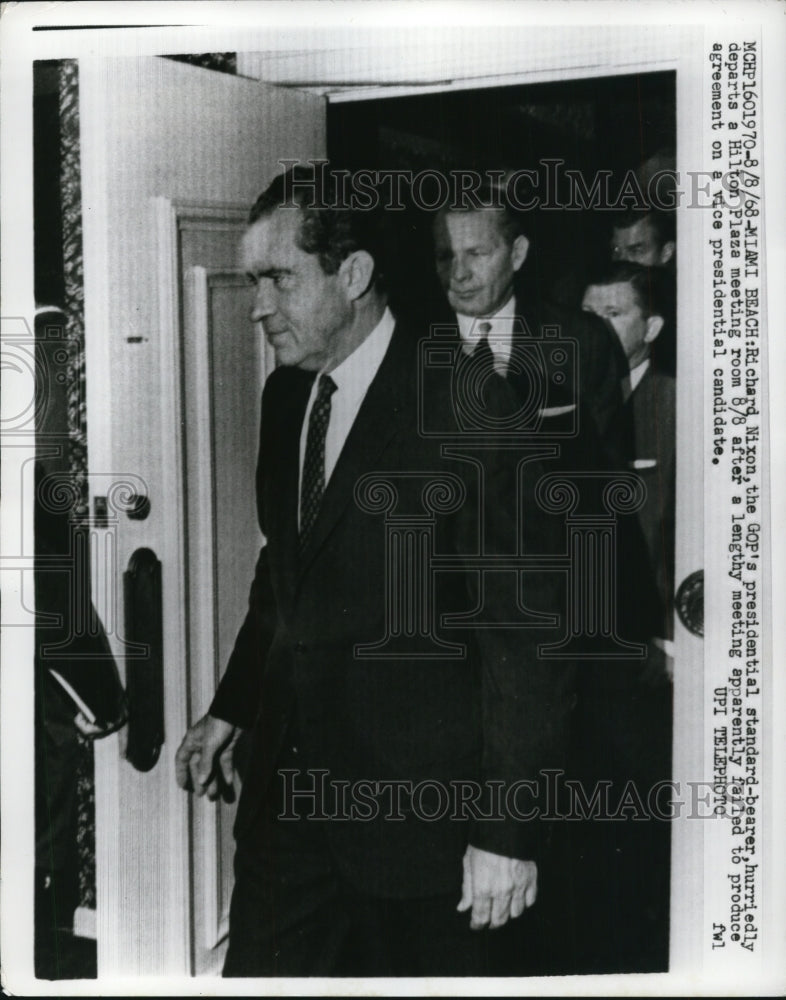 1968 Press Photo Richard Nixon at Hilton Plaza, Miami, Florida - nef23653