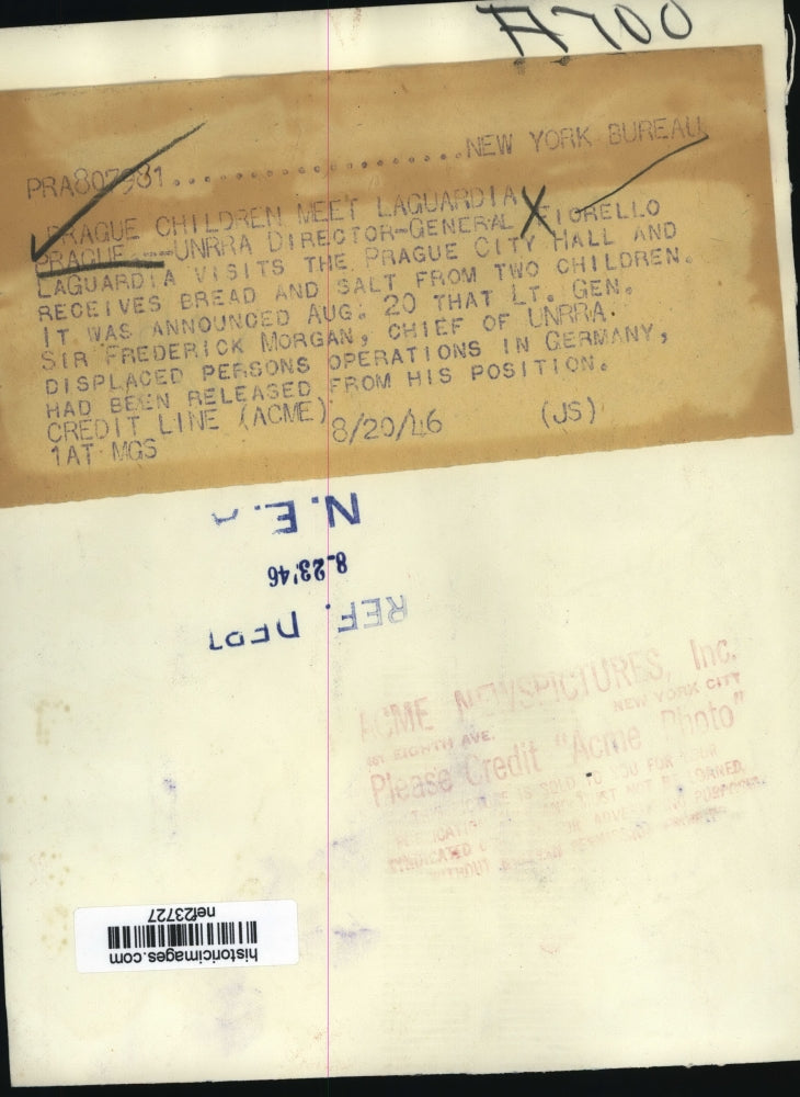 1946 Press Photo Fiorello LaGuardia with Children at Prague City Hall