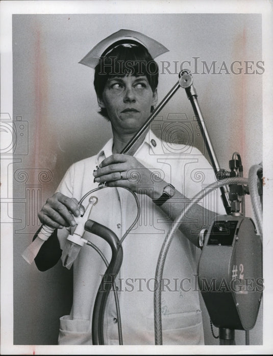 1967 Press Photo Mrs Marian Moir Registered Nurse - nef23856