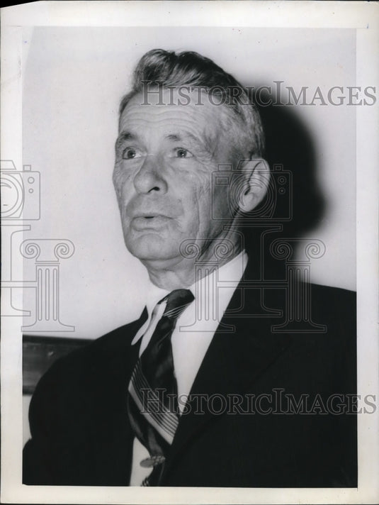 1943 Press Photo Lawrence Hutchins Testifies in Jack Dempsey Trial, White Plains