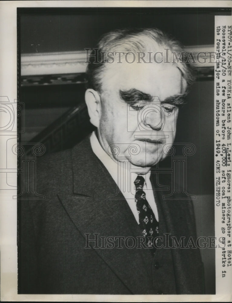 1949 Press Photo John Lewis Ignores Photographer Before Coal Miners Go On Strike