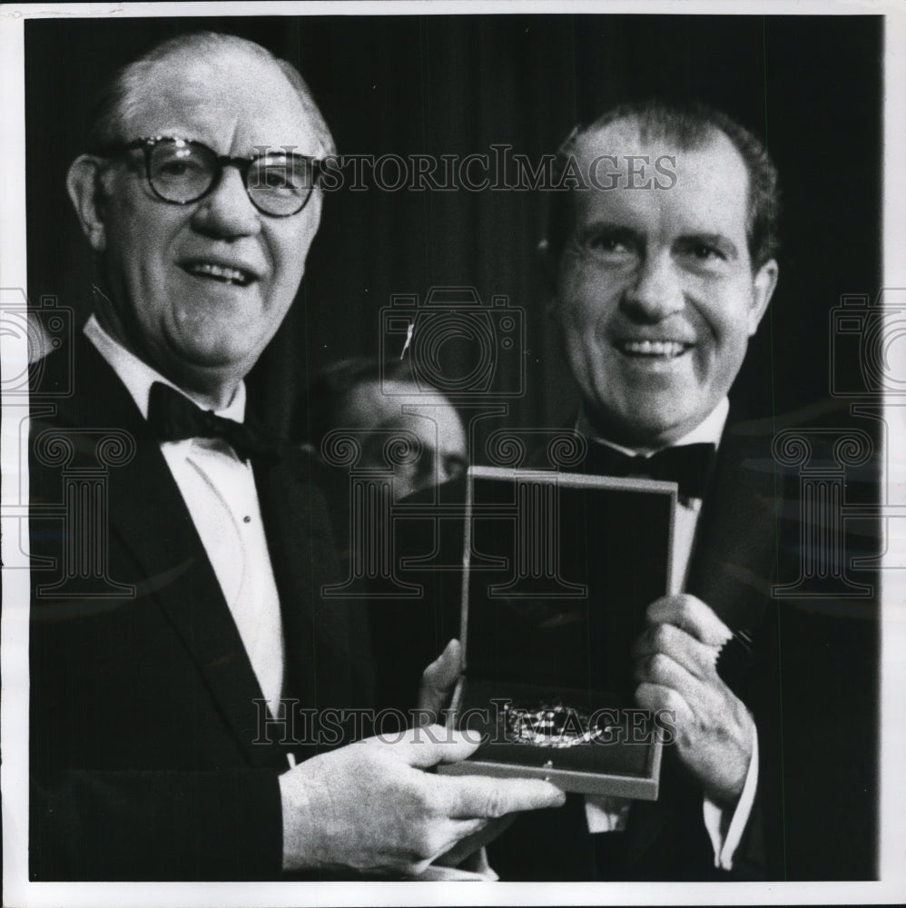 1969 Press Photo Pres.Richard Nixon accept Sports Award from Roger M.Blough