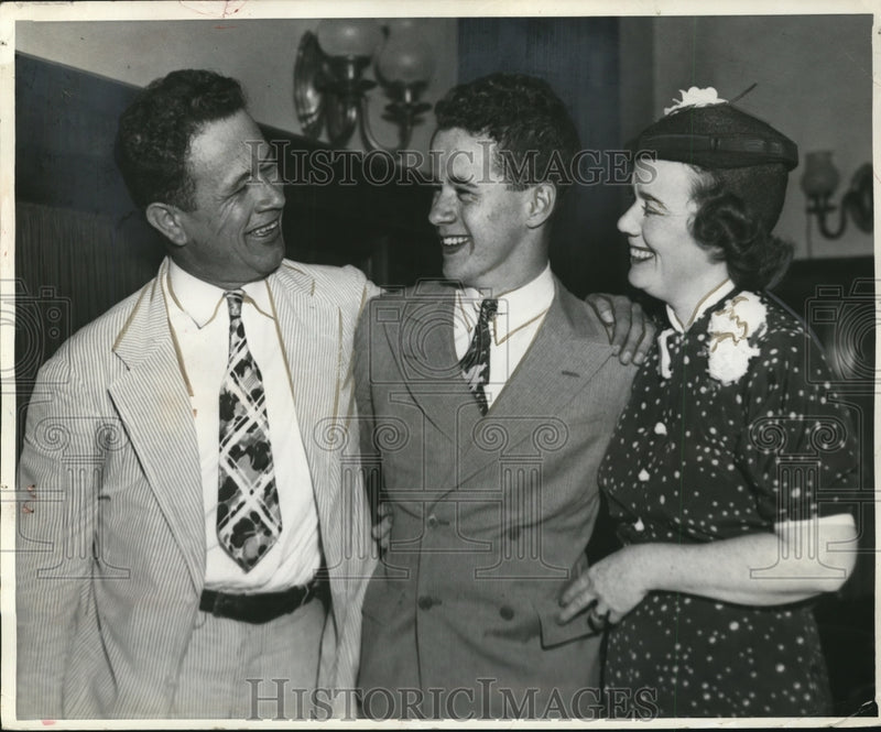 Load image into Gallery viewer, 1937 Press Photo Senator Allen Ellender with Family after Scout Jamboree

