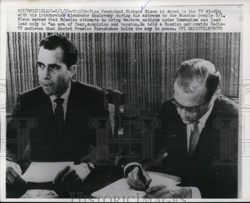 Load image into Gallery viewer, 1959 Press Photo Vice-Pres Nixon Shown With His Interpreter Alexander Akalovsky
