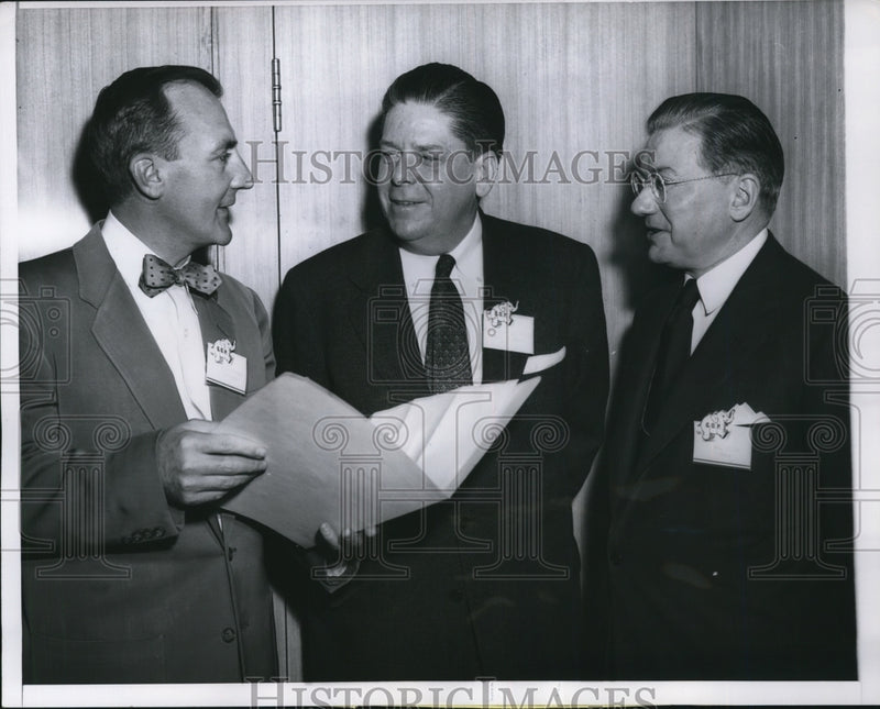 Load image into Gallery viewer, 1955 Press Photo James P Mitchel, at GOP pre convention meeting in Chicago.
