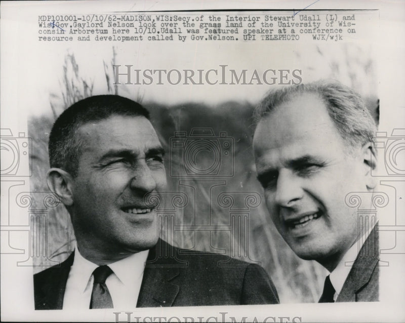 Load image into Gallery viewer, 1962 Press Photo Stewart Udall, Gaylord Nelson at University Wisconsin Arboretum

