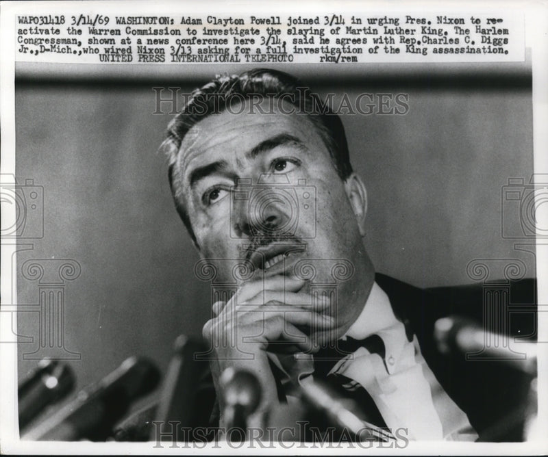 Load image into Gallery viewer, 1969 Press Photo Adam Clayton Powell at Washington, D.C. Press Conference
