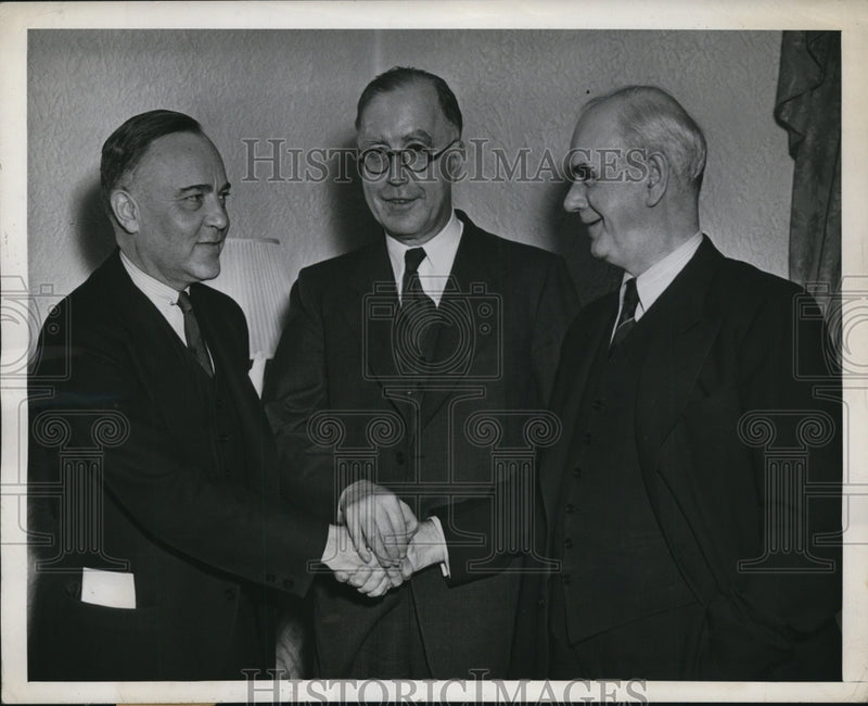 Load image into Gallery viewer, 1946 Press Photo United Steelworkers, U.S. Steel Corporation Leaders at Signing
