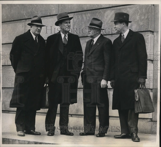 1940 Press Photo John D. Hamilton & Group at Republican National Convention Site