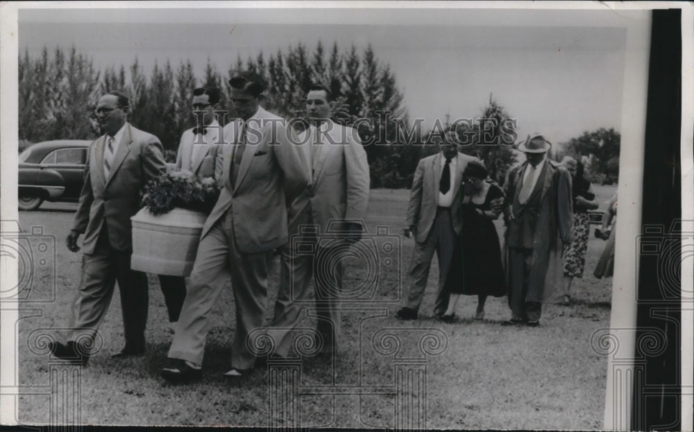 1954 Press Photo Judith Ann Roberts Funeral at Mt. Nebo Cemetery, miami, Fl